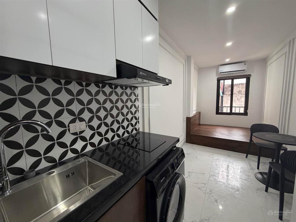 Bán căn hộ dịch vụ  trung tâm đống đa mặt ngõ  ngõ thông  dòng tiền  nhà
mới  nội thất đẹp 