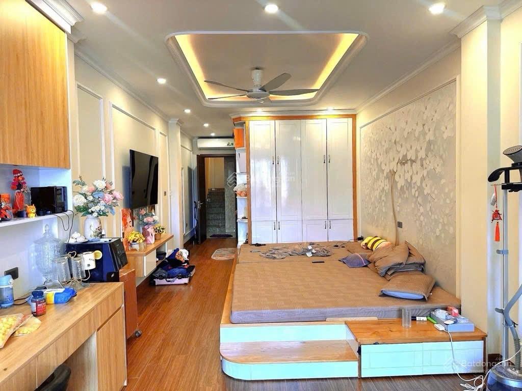 Bán nhà phân lô bàn cờô tô dừng đỗthang máykinh doanhgần mặt phố gần hồ hoàng cầu
