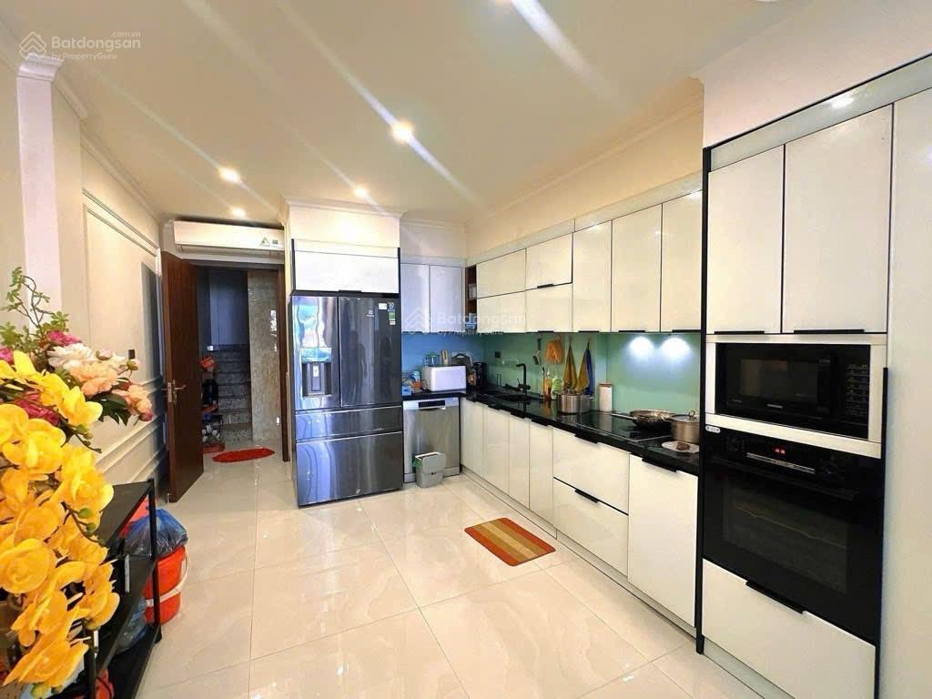 Bán nhà phân lô bàn cờô tô dừng đỗthang máykinh doanhgần mặt phố gần hồ hoàng cầu