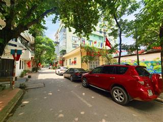 Siêu phẩm kinh doanh mặt phố, vỉa hè 2 bên, sân để 200 xe máy trước cửa, kinh doanh, lô góc, 2