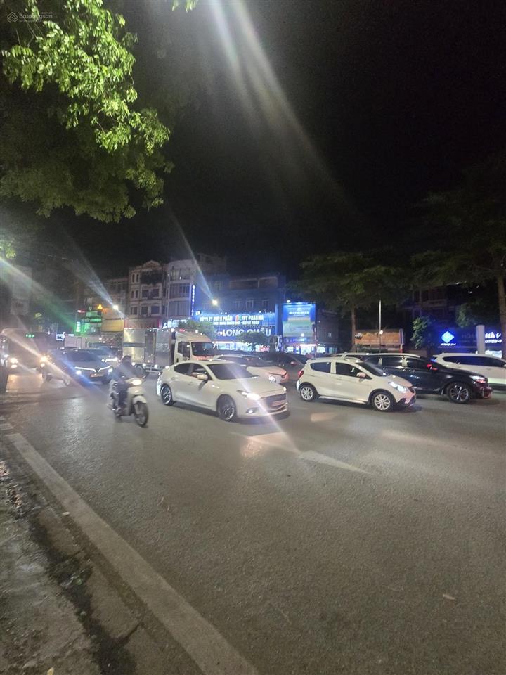 Bán đất tặng nhà cấp 4 vị trí siêu hiếm  ngay ngã tư sở huyền thoại  sát ngay ga tàu điện  cách