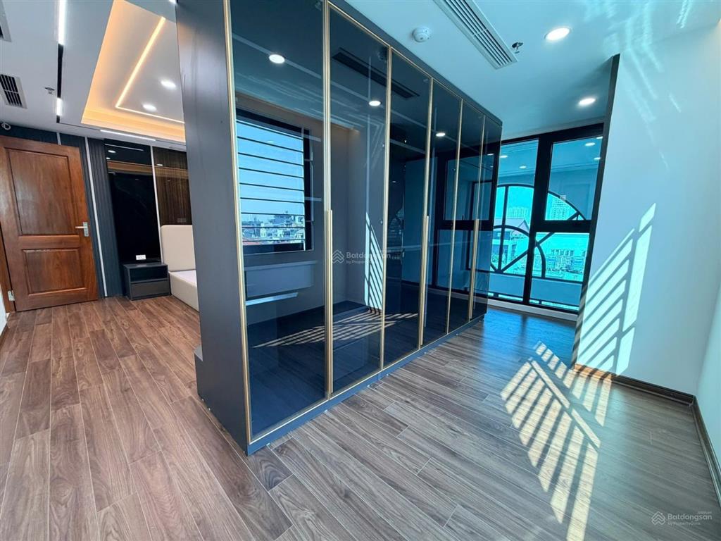 Bán nhà đẹp 7 tầng thang máy ,mặt tiền khủng ,2 thoáng tối ưu công năng , các phòng đều có bancon