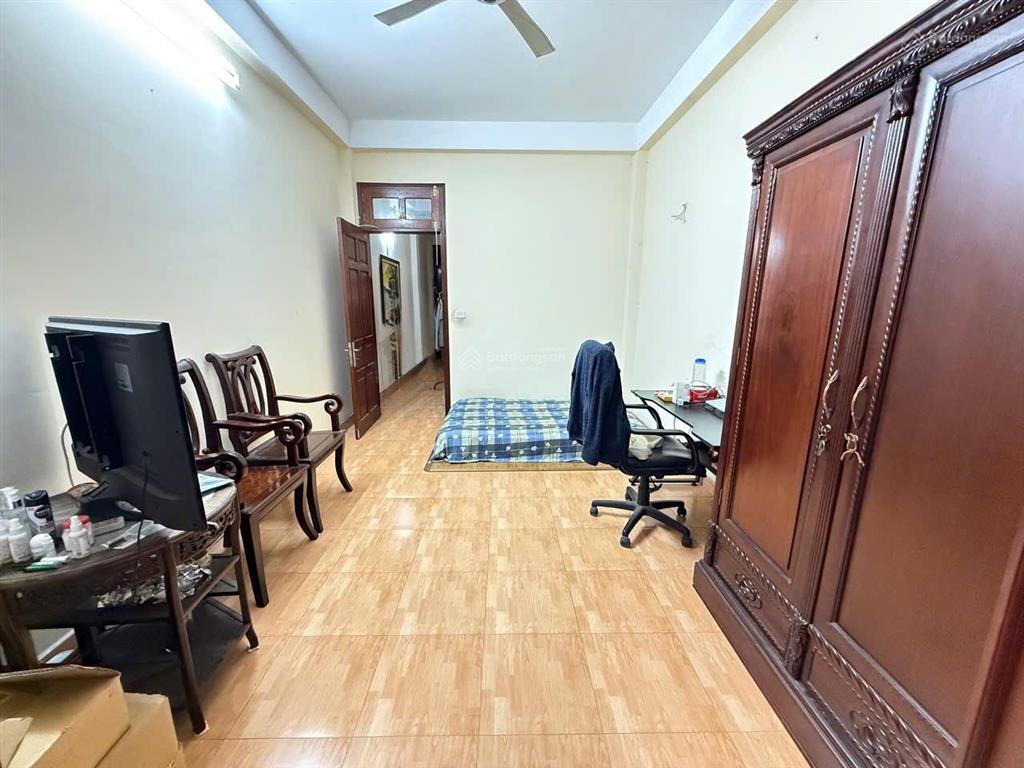 Bán nhà dân xây phố kim mã ngõ thôngdiện tích đẹpcó ô thoáng2 view thoáng vĩnh viễn20m ra ô tô