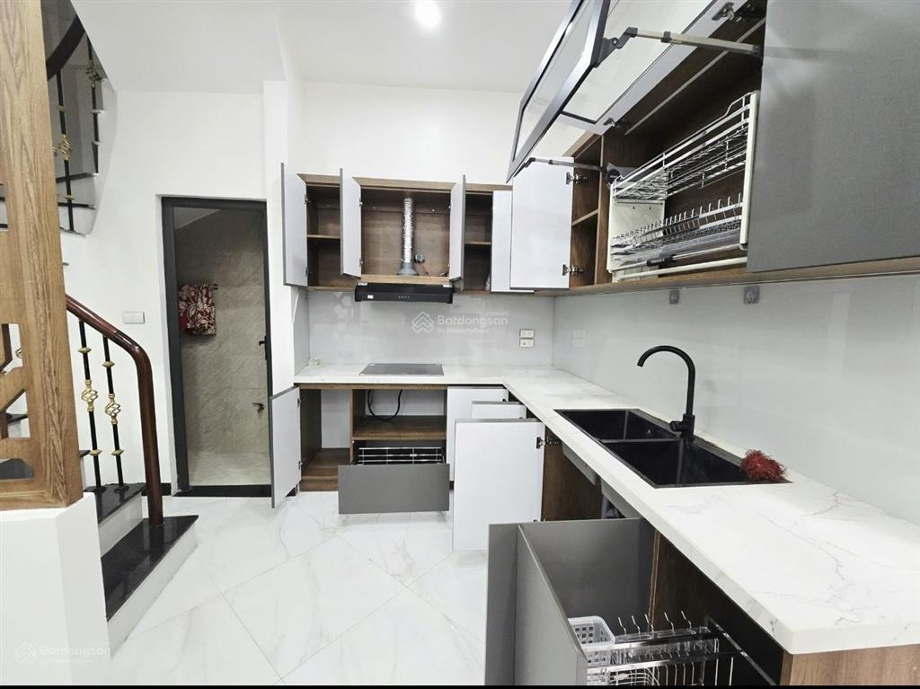 Ba đình tây hồngõ nông gầm phốnhà đẹp ở ngaynội thất sang xịnsổ đỏ hoa khôibảo lãnh qh