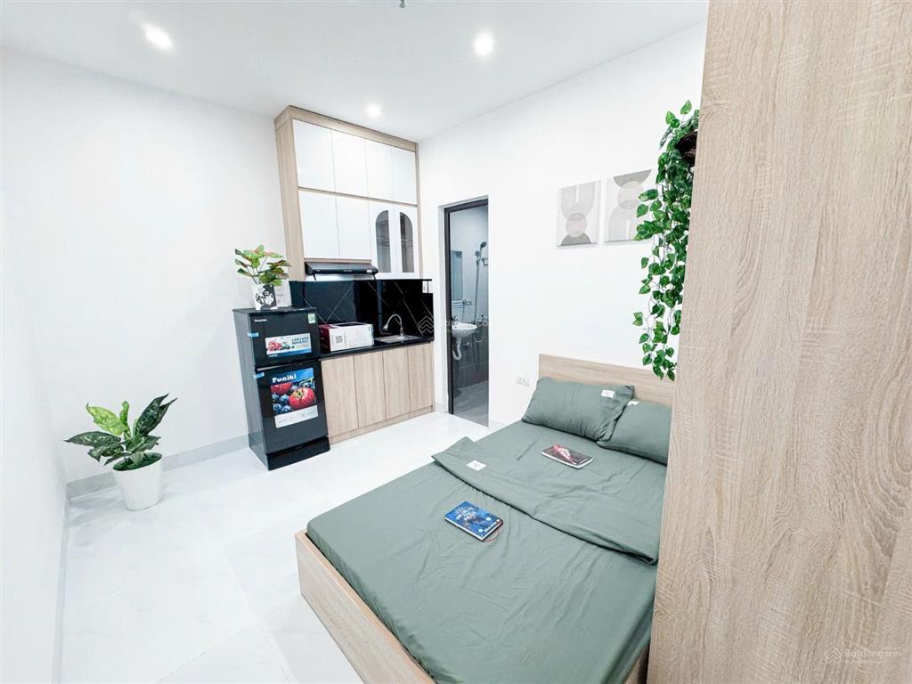 Bán nhà siêu phẩm trung tâm cầu giấydoanh thu khủngphòng đẹp như khách sạnphòng luôn full nhu cầ