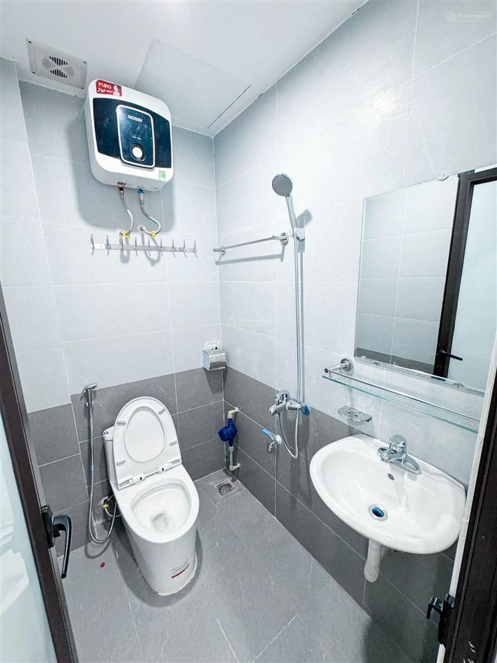 Bán nhà siêu phẩm trung tâm cầu giấydoanh thu khủngphòng đẹp như khách sạnphòng luôn full nhu cầ