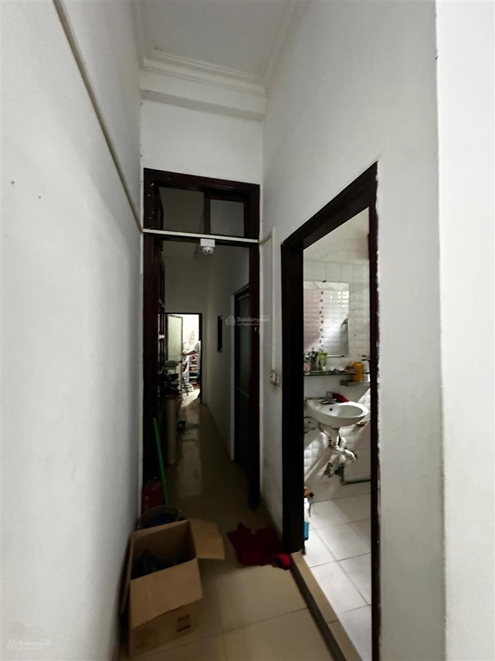 Bán nhà 3 tầng đường láng 125m,giá 21,3 tỷ( 170 triệu/m )sổ đỏ vuông vắn, sẵn giao dịchnhà 3 tầng