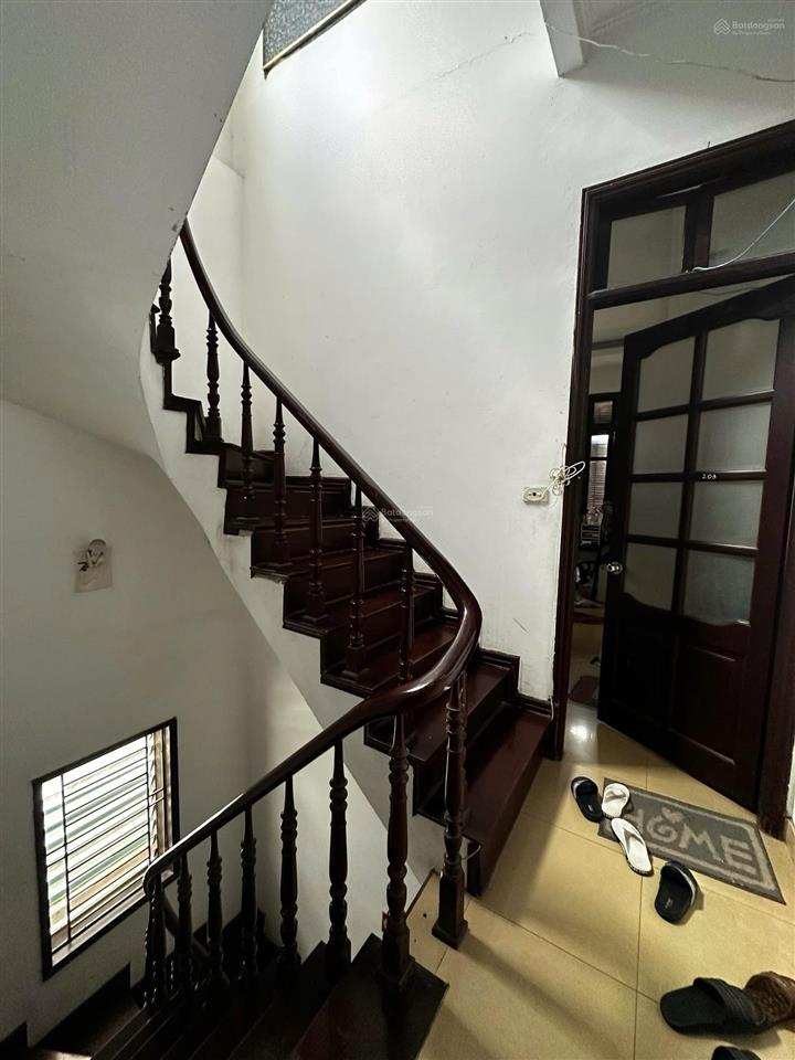 Bán nhà 3 tầng đường láng 125m,giá 21,3 tỷ( 170 triệu/m )sổ đỏ vuông vắn, sẵn giao dịchnhà 3 tầng