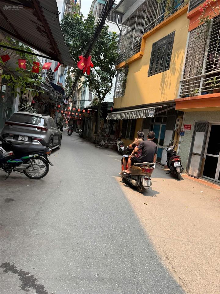 Bán nhà mặt ngõ thông tứ tung , khu vực kinh doanh sầm uấtlô góc 3 thoáng vĩnh viễn10m ra ô tô tr