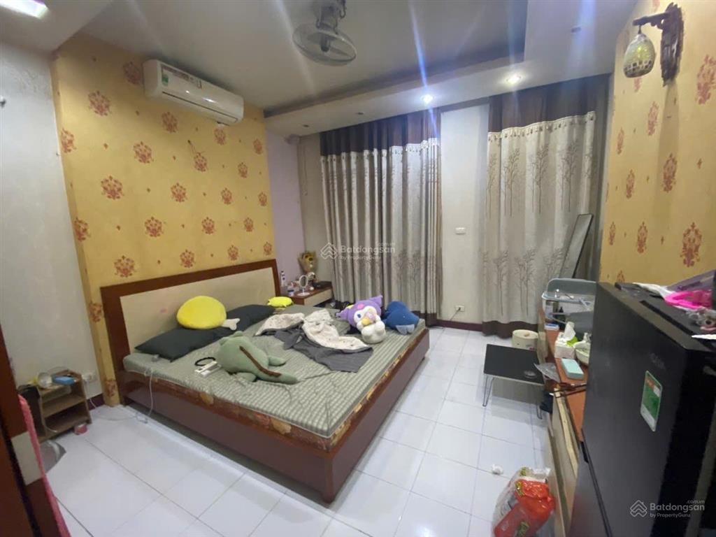 Bán nhà mặt ngõ thông tứ tung , khu vực kinh doanh sầm uấtlô góc 3 thoáng vĩnh viễn10m ra ô tô tr