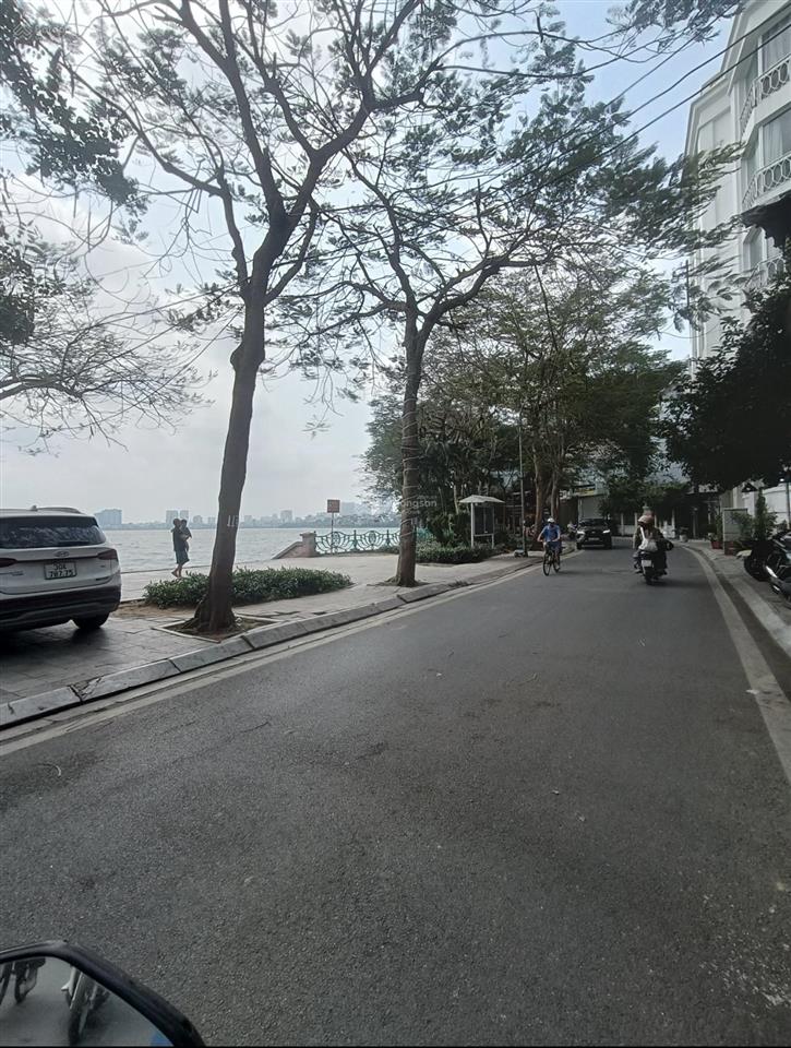 Bán đất phố nhật chiêu tây hồ  1 nhà ra phố  ra hồ tây lộng gió thơ mộng mặt tiền rộng  ngõ t