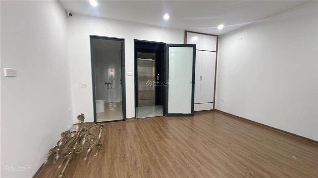 Bán nhà siêu phẩm vạn bảo  ngõ ô tô  kinh doanh vô đối  thang máy vèo vèo