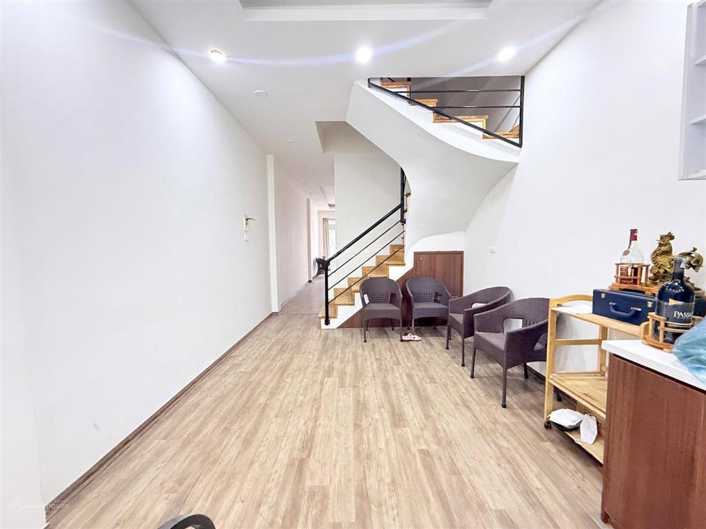 Bán nhà mặt phố vạn phúcvị trí đẹp đối diện ks la thànhkinh doanhdòng tiền tuyến đường đang mở