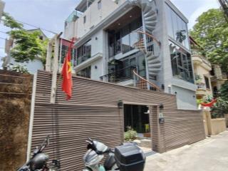 Siêu phẩm lô góc 3 mặt thoáng thang máy sân vườn riêng trần cung