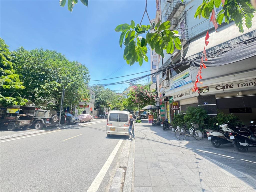 Bán nhà phân lô vỉa hè ô tô tránhngõ thông bàn cờ2 mặt ngõ trước saunhà phù hợp xây mới dòng tiề