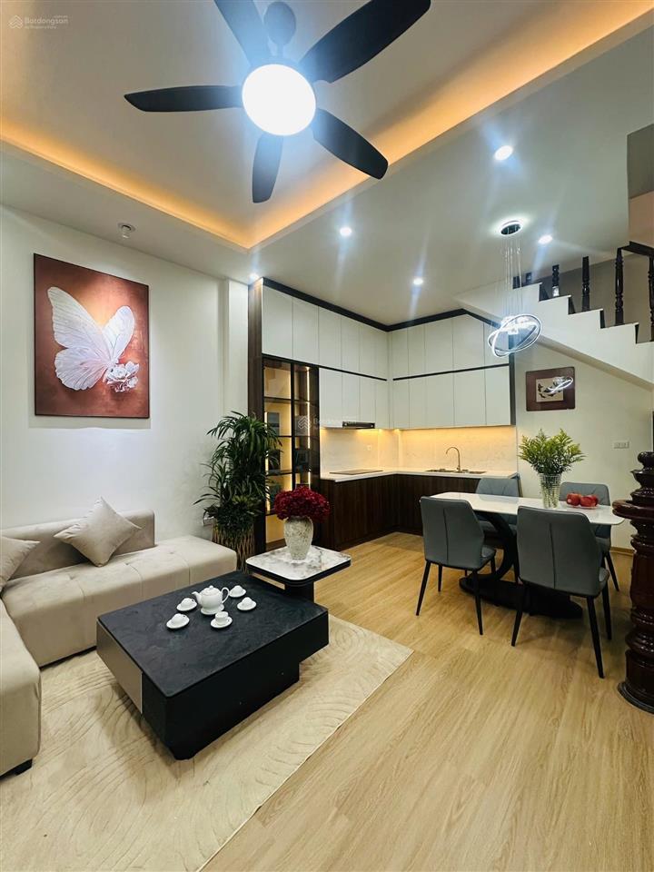 Vip ba đình  hàng xóm vin gallery 1 tỷ/mngõ ba gác tránh  cách phố vài bước chânfull nội thất 