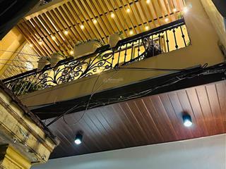 Vip ba đình  hàng xóm vin gallery 1 tỷ/mngõ ba gác tránh  cách phố vài bước chânfull nội thất 
