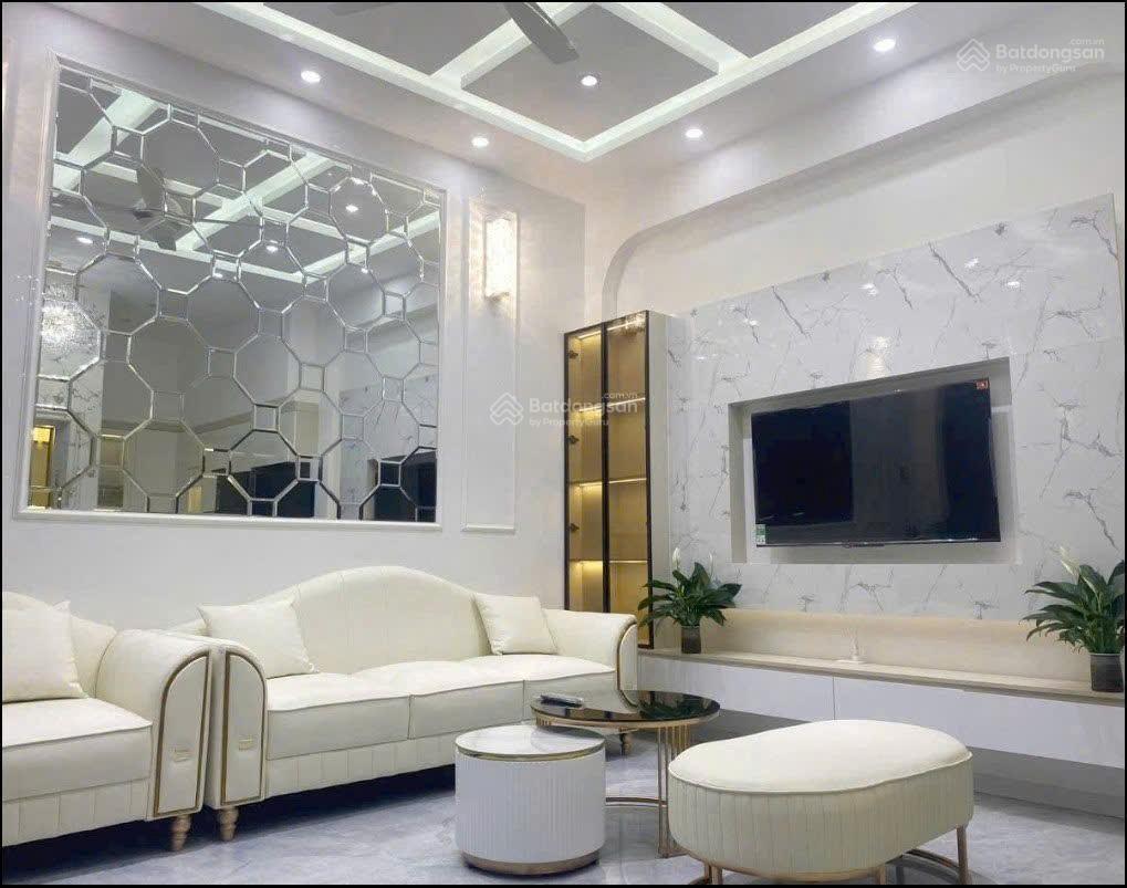 Nhà mới đẹp  vào ở luôn. thang máy/full nội thấtphố đê la thành sắp hoàn thiện đẹp nhất hà thành
