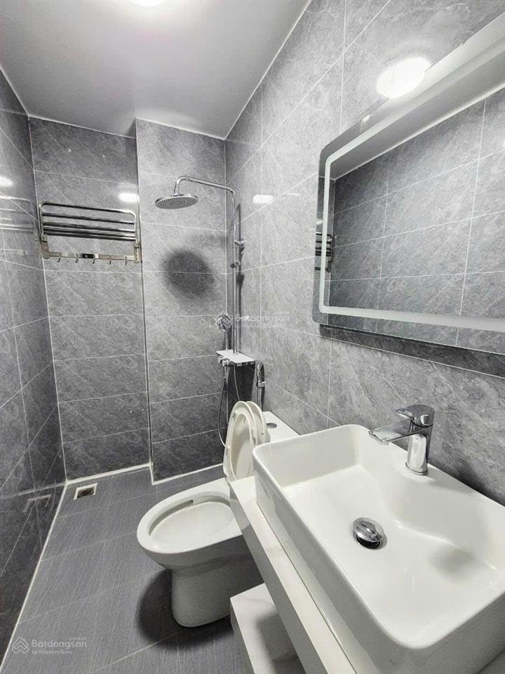 Bán nhà 5 tầng thang máy  nhà đẹp long lanh  ô tô đỗ cửa  ngõ to 3.5  ngõ thông  kinh doanh 