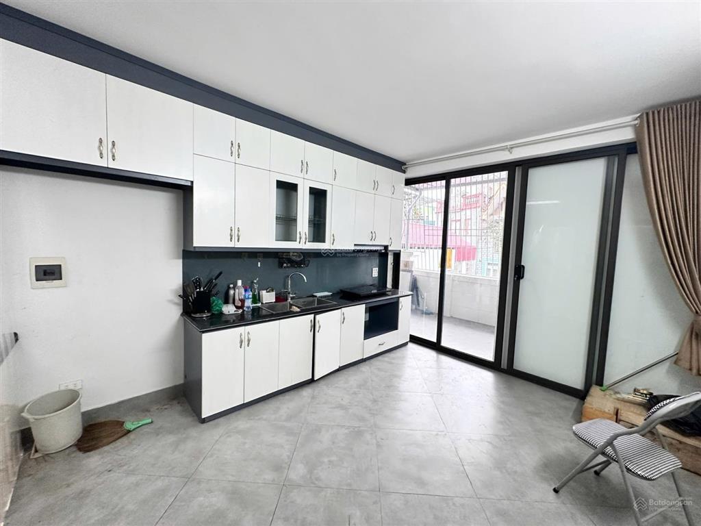 Bán nhà phố kim ngưu hai bà trưng thang máy ôtô tránh dòng tiền 20 triệu/tháng  32m2  18,8tỷ