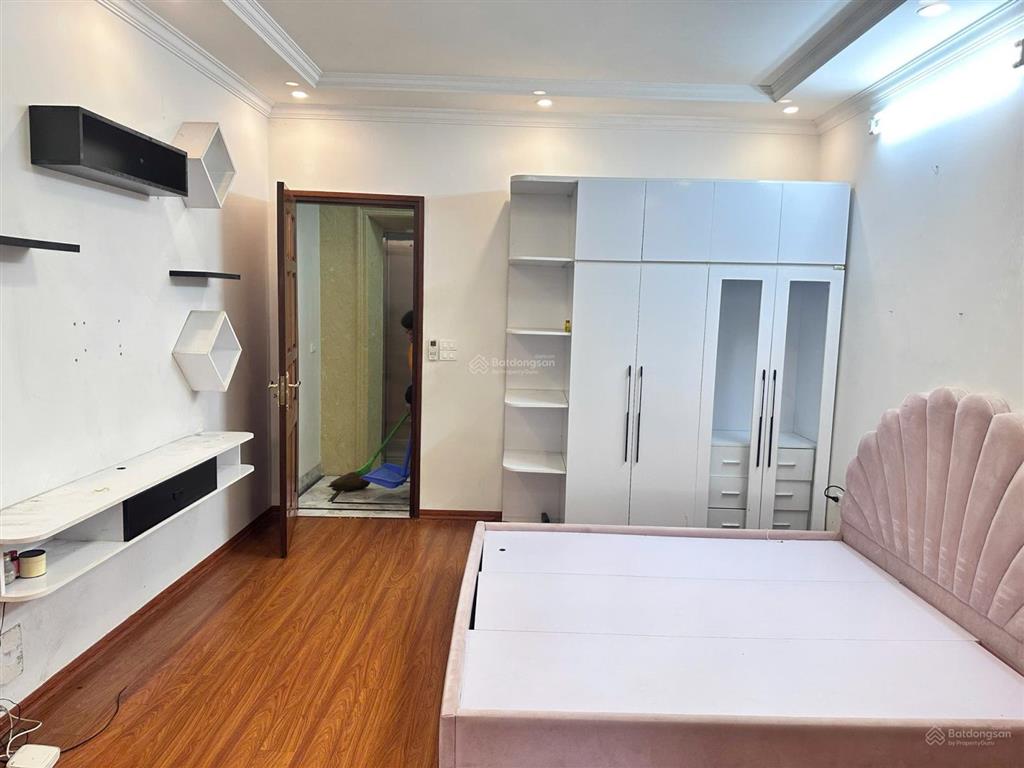 Bán nhà phố kim ngưu hai bà trưng thang máy ôtô tránh dòng tiền 20 triệu/tháng  32m2  18,8tỷ