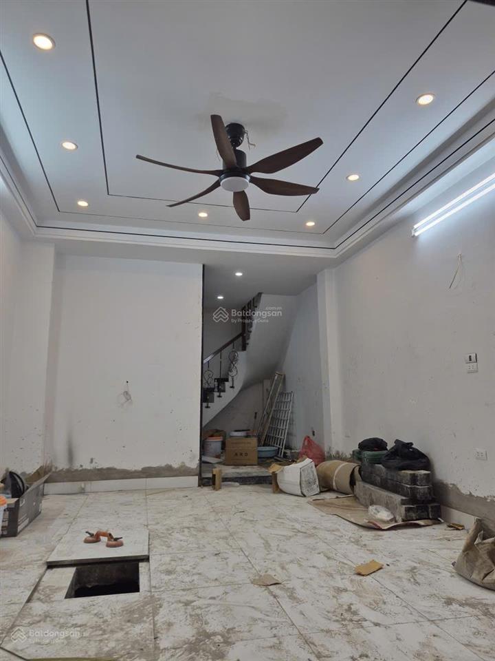 Vip đống đa  nhà mới kính koong5 tầng thang máy10m ra mặt ngõ ô tô tránh20 ra mặt hồ ba mẫu