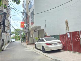 Vip đống đa  nhà mới kính koong5 tầng thang máy10m ra mặt ngõ ô tô tránh20 ra mặt hồ ba mẫu