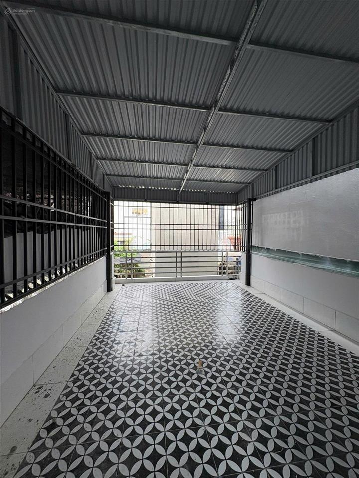 Vip đống đa  nhà mới kính koong5 tầng thang máy10m ra mặt ngõ ô tô tránh20 ra mặt hồ ba mẫu