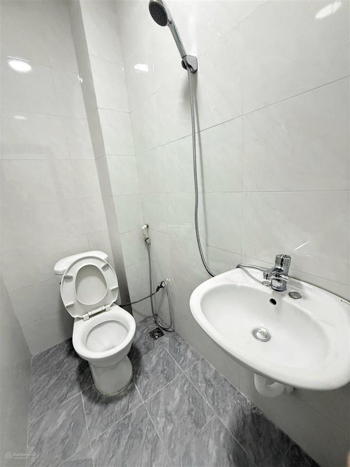 Hiếm!bán nhà mới đẹp ở ngaythang máy nhập khẩu ngõ thông thoáng ba gác tránhba bước chân ra phố
