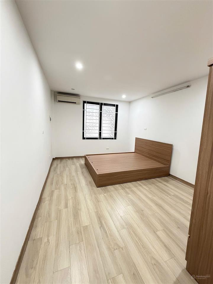 Hiếm!bán nhà mới đẹp ở ngaythang máy nhập khẩu ngõ thông thoáng ba gác tránhba bước chân ra phố