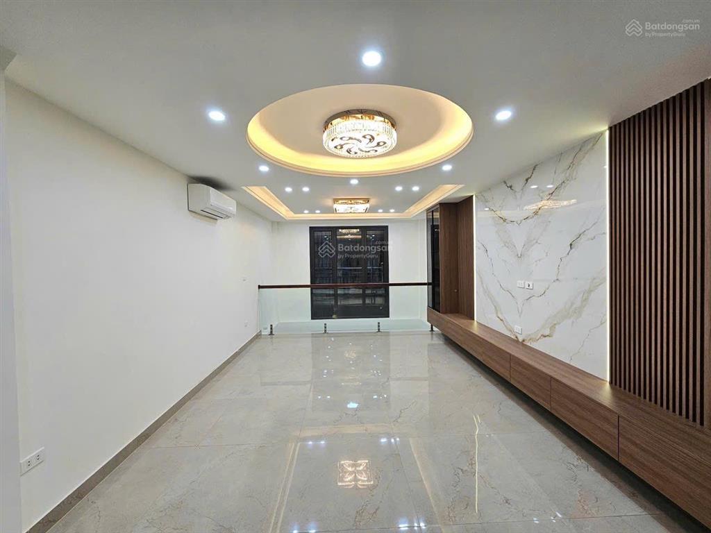 Bán nhà phân lô quân đội, nhà mới kinh doanh, 8 tầng thang máy, ngõ thông, ô tô vào nhà