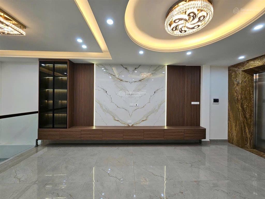 Bán nhà phân lô quân đội, nhà mới kinh doanh, 8 tầng thang máy, ngõ thông, ô tô vào nhà