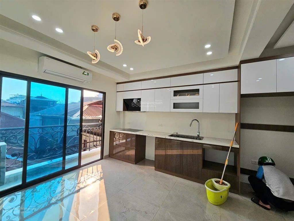 Bán nhà phân lô quân đội, nhà mới kinh doanh, 8 tầng thang máy, ngõ thông, ô tô vào nhà
