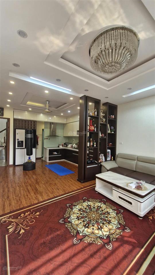 Bán nhà vị trí mặt phố kim mã thượng, ngay ngã 3 giao linh lang.3 mặt thoáng,bên phải giáp cơ quan