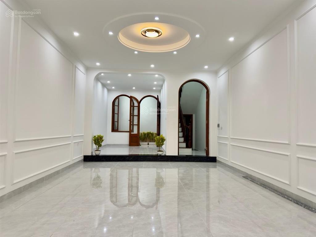Bán nhà phân lô trần quốc hoàn  vip cầu giấy  gara ô tô  kinh doanh sát phố  ô chờ thang máy