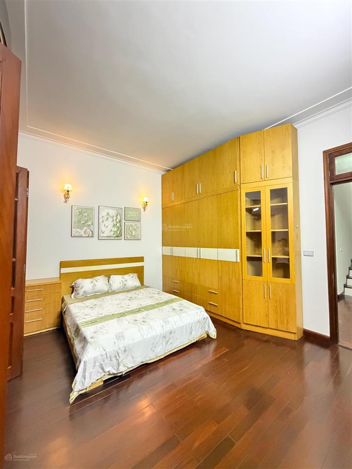 Bán nhà phân lô trần quốc hoàn  vip cầu giấy  gara ô tô  kinh doanh sát phố  ô chờ thang máy