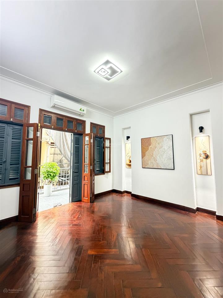 Bán nhà phân lô trần quốc hoàn  vip cầu giấy  gara ô tô  kinh doanh sát phố  ô chờ thang máy