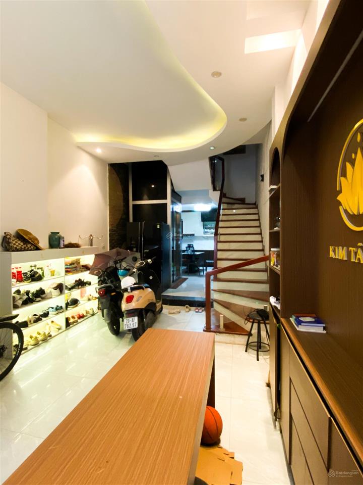 Bán nhà pháo đài láng, tt đống đa, lô góc đẹp, thang máy kính, ô tô tránh kd đỉnh