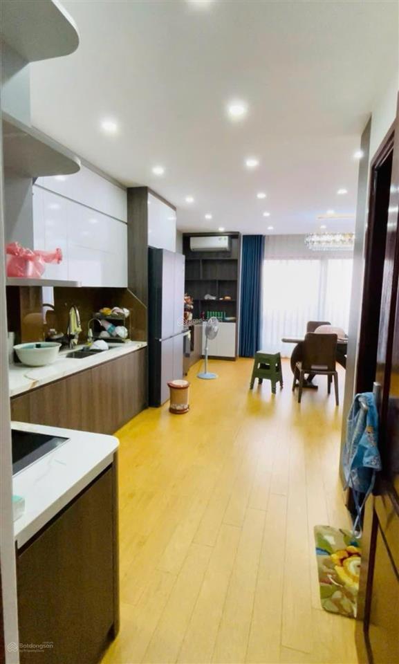 Bán nhà xây mới phố lê trọng tấnthang máyngõ thôngcách oto tránh 20mở sướng.