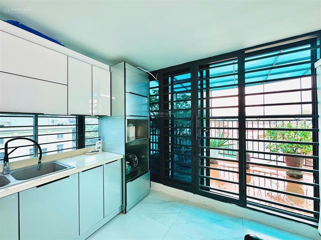 Bán nhà 8 tầng thang máycạnh hồngõ đẹpô tô đỗ cửađể ở hoặc kinh doanh văn phòngmặt tiền rộng.