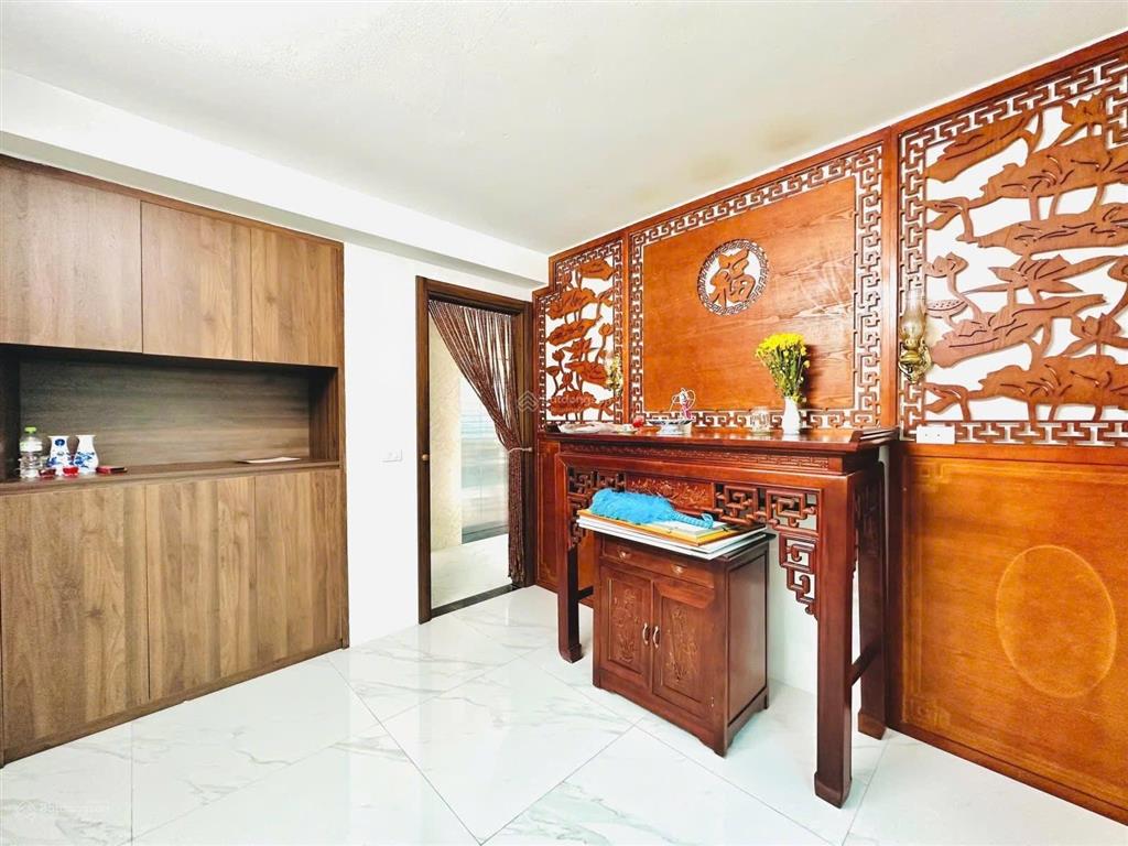 Bán nhà 8 tầng thang máycạnh hồngõ đẹpô tô đỗ cửađể ở hoặc kinh doanh văn phòngmặt tiền rộng.