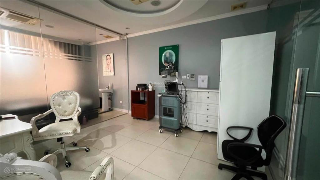 Bán nhà mặt phố vũ trọng phụnghình thửa đẹpthang máykinh doanh đa dạng.