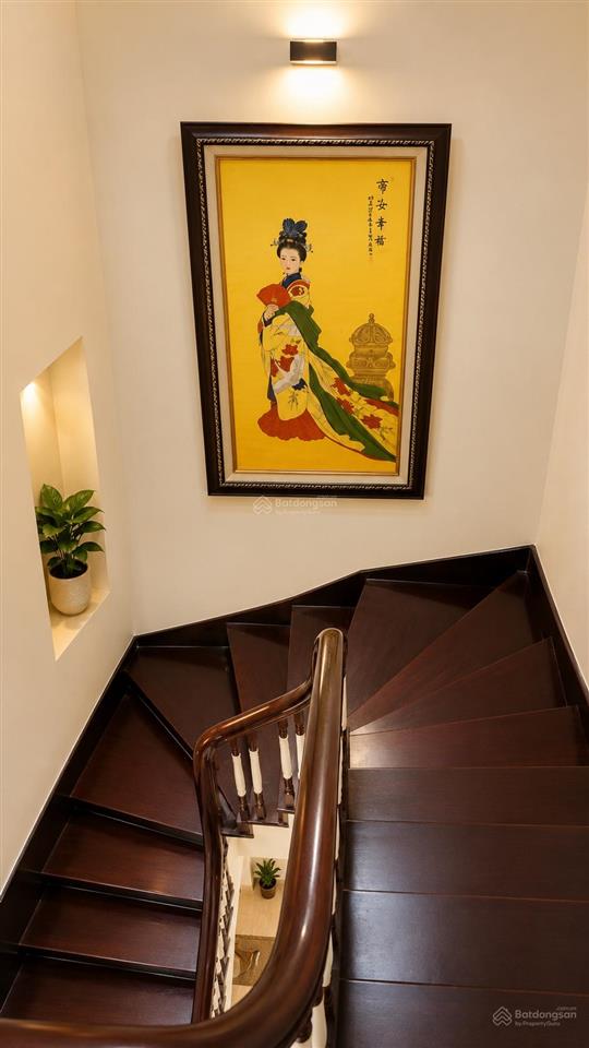 Bán nhà đẹp 4 tầng dân xây xuân la thông lạc long quân  sát hồ tây  ô tô lùi cửa