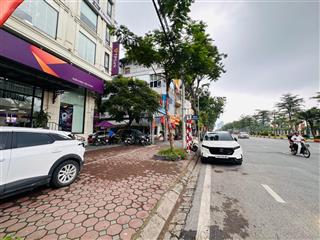 Bán siêu phẩm tòa nhà văn phòng mặt phố hoàng quốc việtcầu giấydòng tiền 6 tỷ/năm