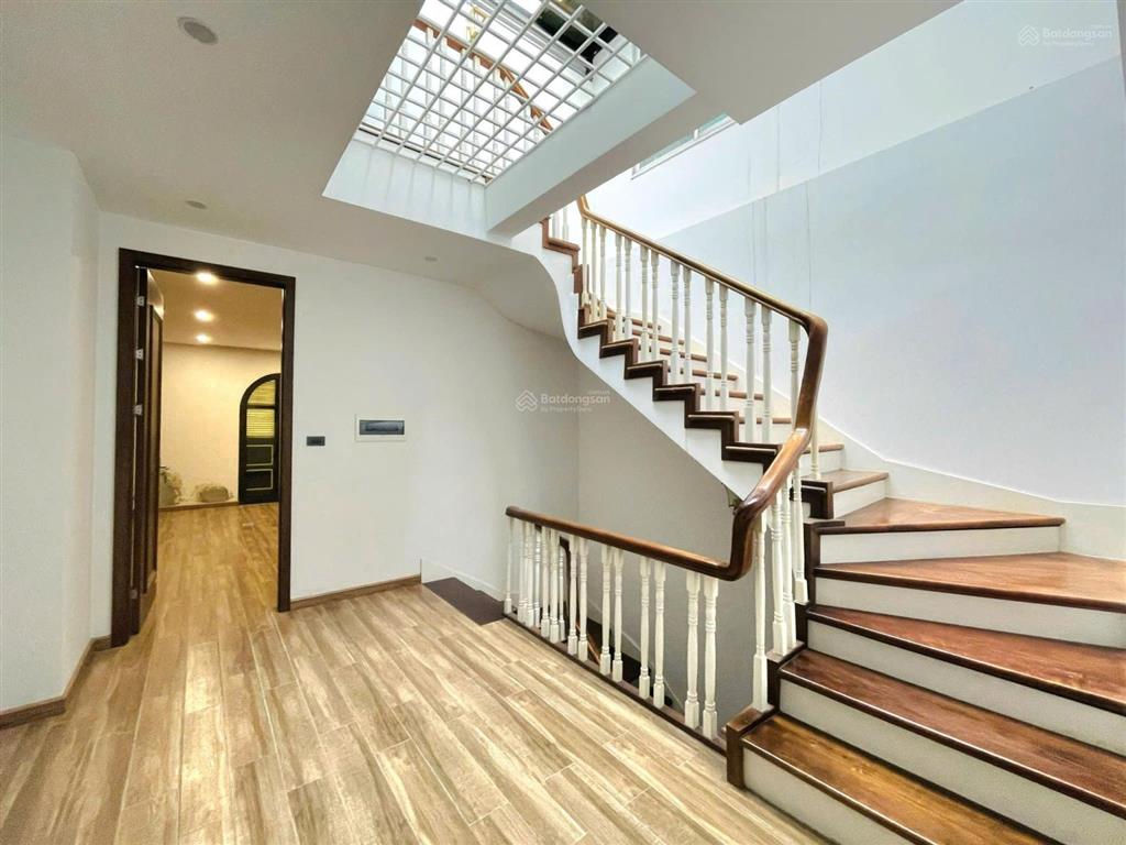 Vip tây hồbiệt phủ sân vườn2 mặt ngõ ô tô tránh vỉa hè dừng đỗ thoải máikinh doanh sầm uất ngày