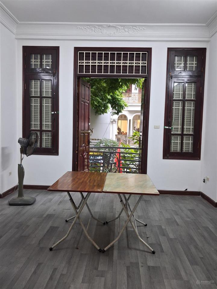 Bán tòa nhà mặt phố võ văn dũng  view hồ hoàng cầu  9 tầng thang máy  kinh doanh đỉnh