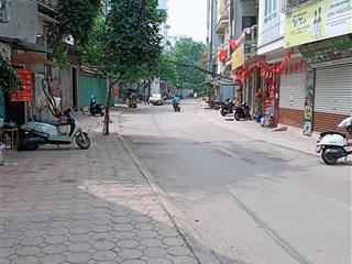 Bán nhà cực hiếmnhà mới đẹptây hồ50m6 tầng thang máymt 5.5mô tô đỗ cửa 20m ra phố