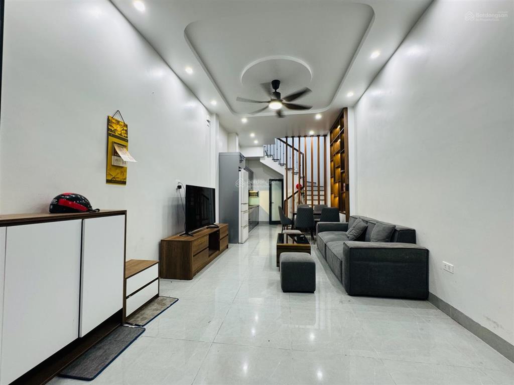 Bán nhà trung tâm cầu giấygần đại học thủ đôchợ quan hoacông viên thủ lệgiá hời khu vực