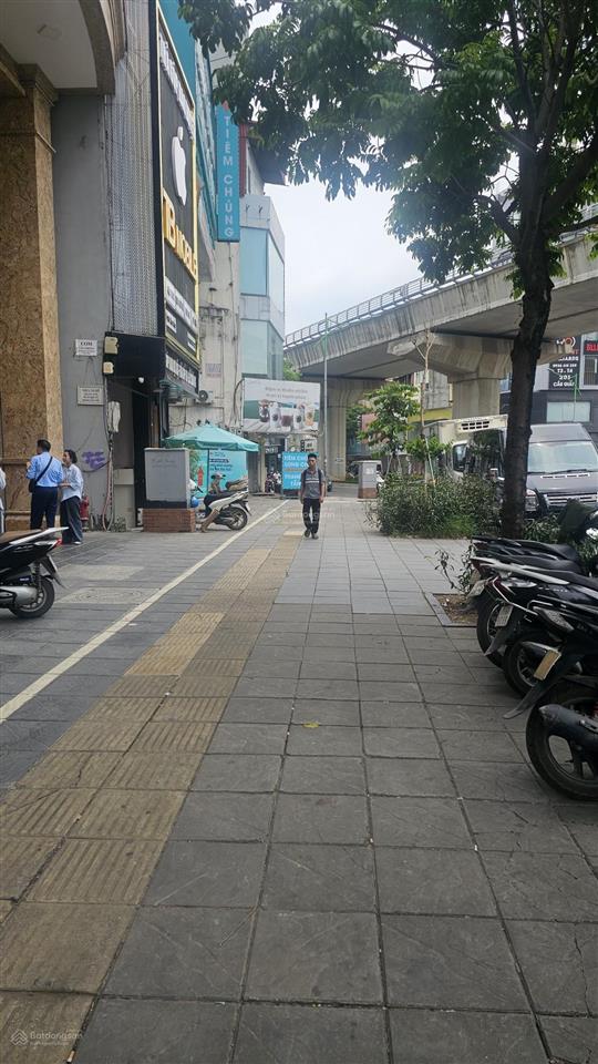 Tòa văn phòng mặt phố cầu giấy 392m 9 tầng 2 hầm dòng tiền 9,5 tỷ/năm