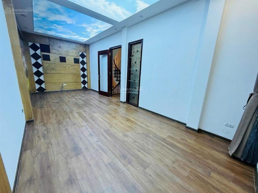Bán nhà hồ đắc di nhà đẹp dân xây, ngõ nông gần phố  dân trí cao  6 tầng 6 pn  ô tô sát nhà dong